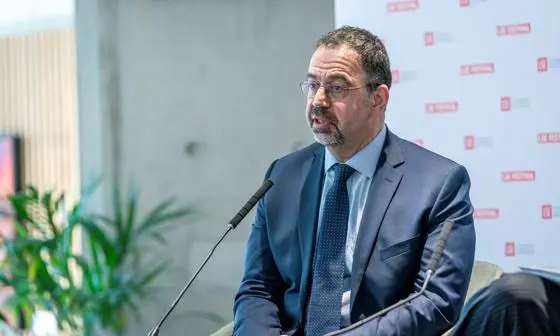 Daron Acemoglu speaking at the LSE Festival.