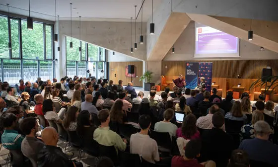 Reid Hoffman speaking at LSE
