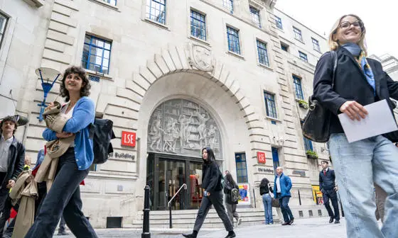 Students outside Old Building, Houghton Street