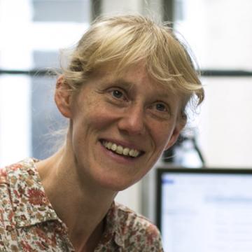 Dr Tania Burchardt