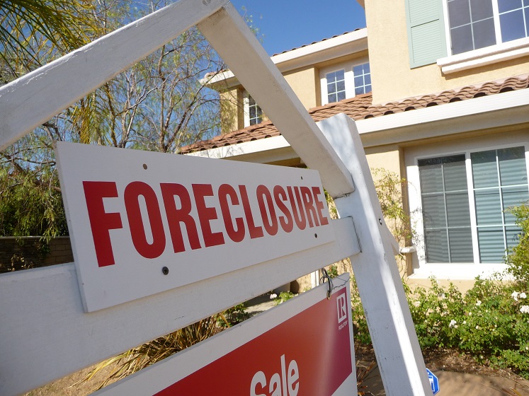 foreclosure sign 560 747