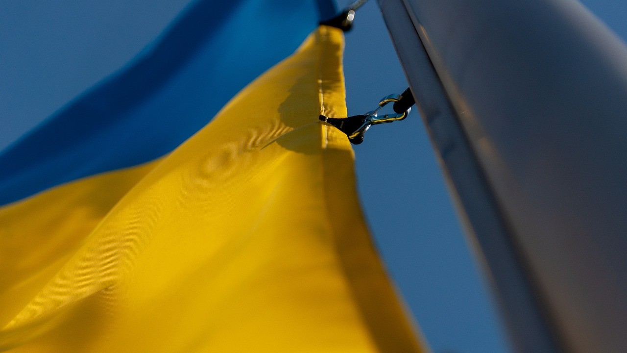 Ukraine flag 747 x 420