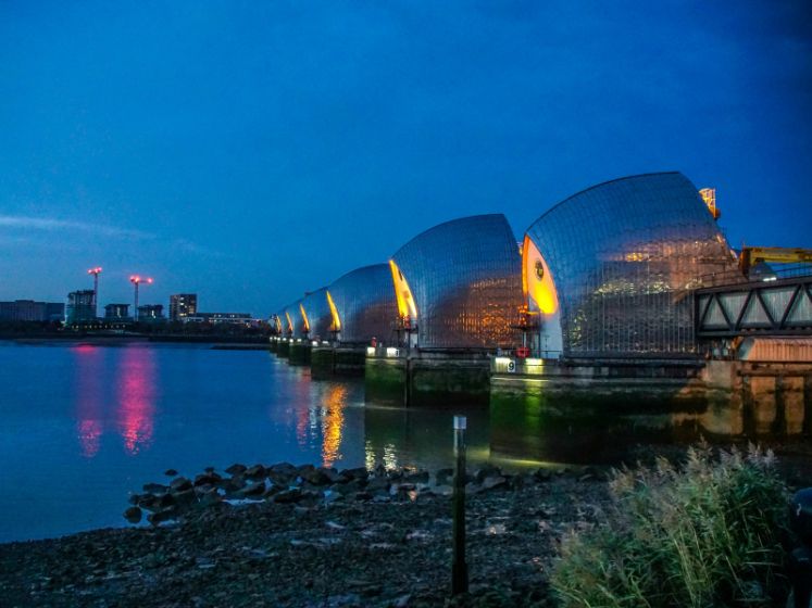 Thames barrier night  Tom Wheatley 747x560