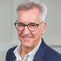 Martin Knapp profile