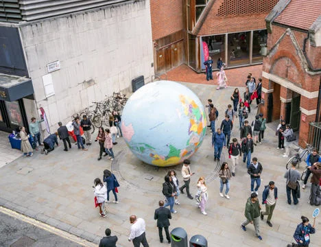 LSE campus globe