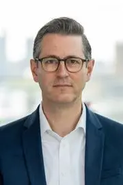 Portrait of Alex Voorhoeve