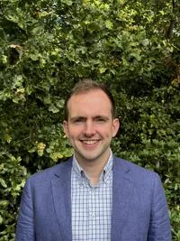 Tim Holmes headshot