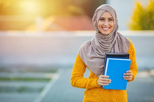 Global_Programmes_AdobeStock_student_outside_headscarf