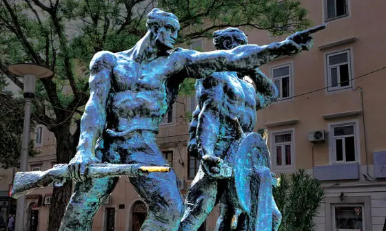 war memorial statue