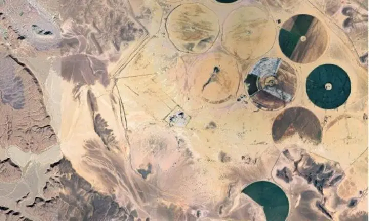 Central pivot irrigation