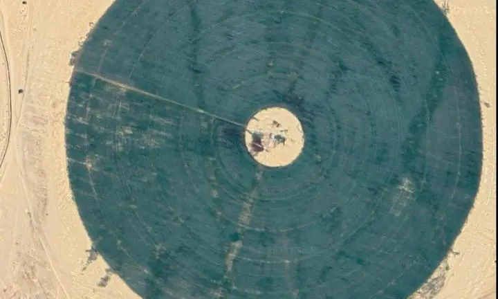 Central pivot irrigation