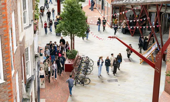 Students outside the LSE Student Union Building